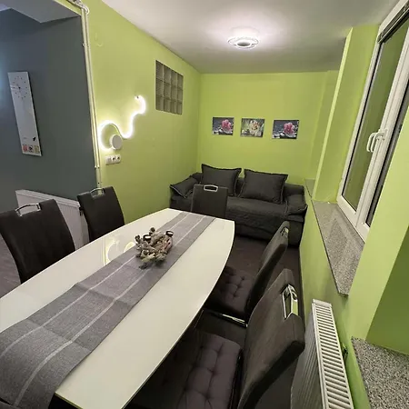 Blue Sky Apartment *