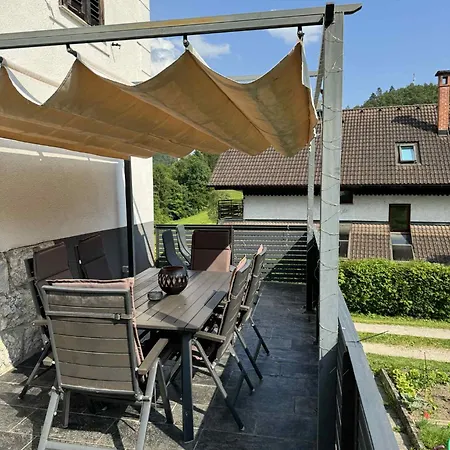 Blue Sky Apartment *